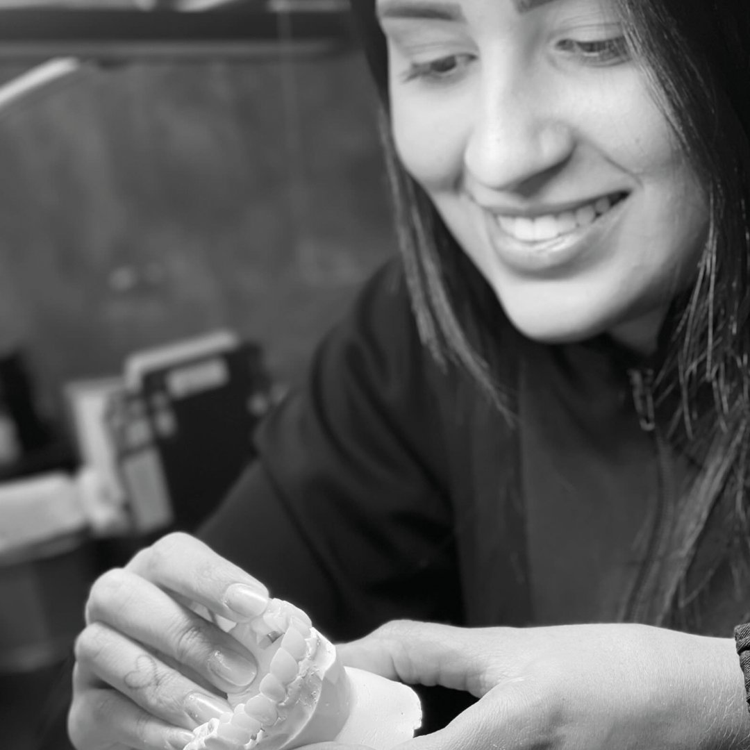 Helem Carneiro trabalhando